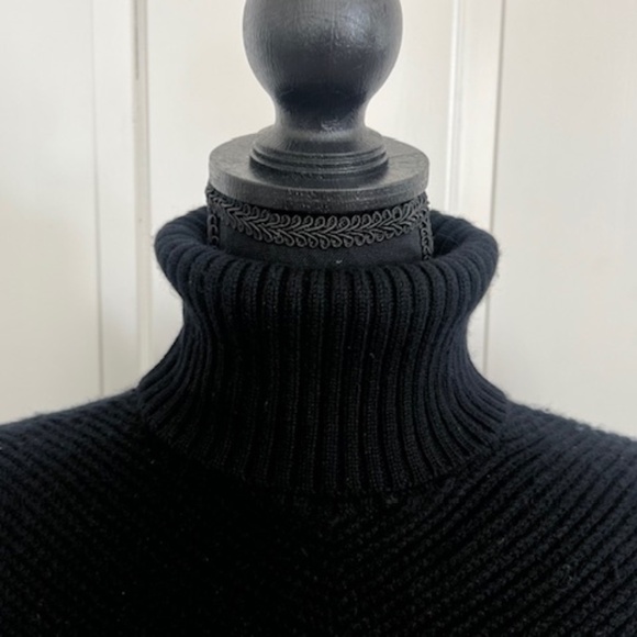 Banana Republic Black Merino Wool Turtle Neck Fringe Poncho Sweater Top XS/S - Picture 5 of 6